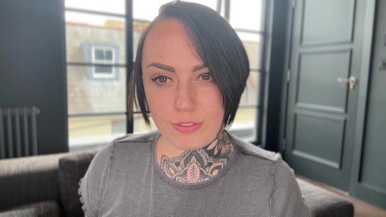 Miss Valentina: Obsesionada con chupar polla