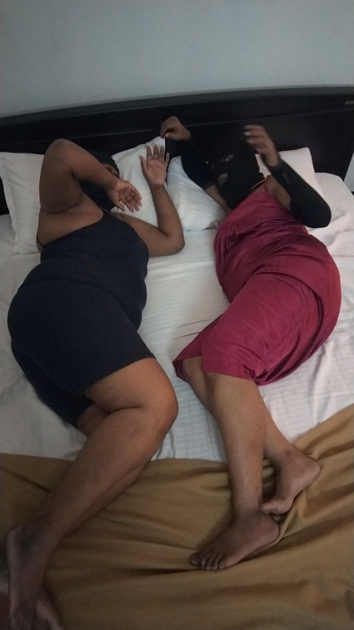 Tamil lesbian: เลสเบี้ยนยิง - เตรียมตัว