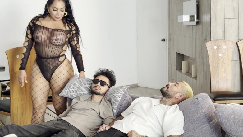 Calientehubxxx: Un rêve de 3 Gali Diva