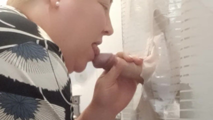 Zona901: Stepmom sucked a dick to a friend thinking that I...