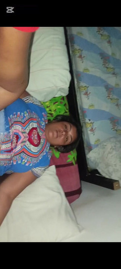 Mariano Aly: 继姐吮吸无步女人放进她肛门的假阳具，继子给她送奶