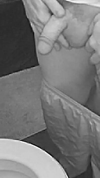 Băiat amator heterosexual care se fără mâini, surprins pe camera de vizionare nocturnă