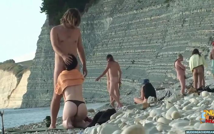 Nude Beach Dreams: Sogni nella spiaggia nudista episodio 22