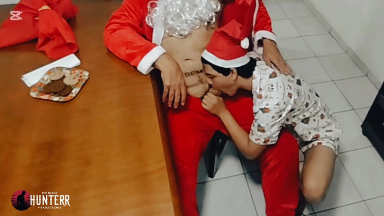 TheBlacKHunterr: The Big and Thick Christmas Gift