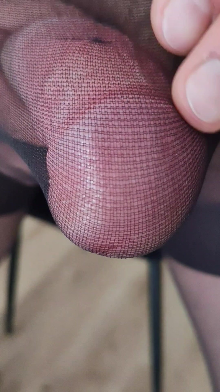 Pantyhose man: Saftig sperma i strumpbyxor