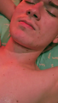 第一人称视角 twink 边角油打手枪与射精后玩 camilo 棕色撸管 emmanuel kokichi