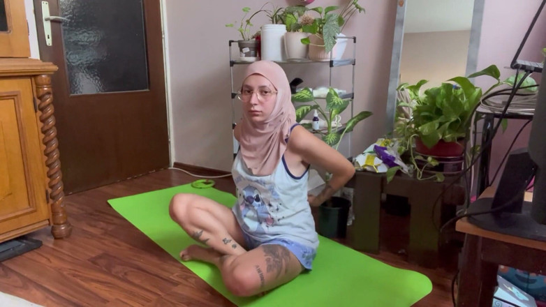 lanalovacutie: Yoga in Hijab Day 18