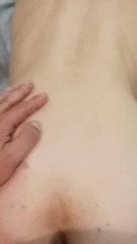 Sex anal pe la spate