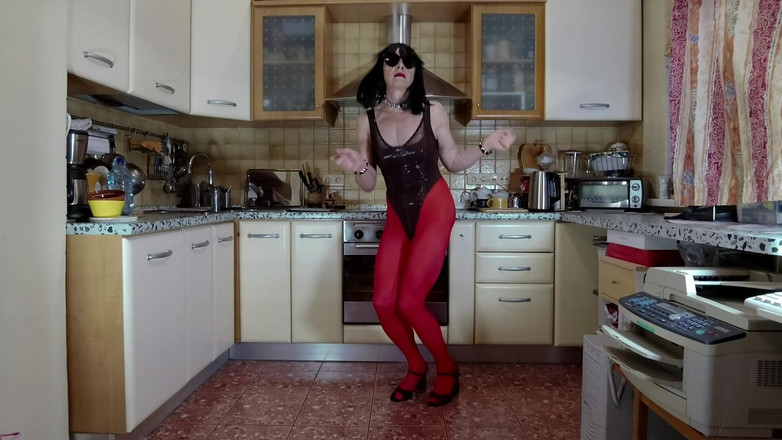 Sissy Cummy Lingerie: Short Erotic Fitness Expromt From Michelle Ernandes