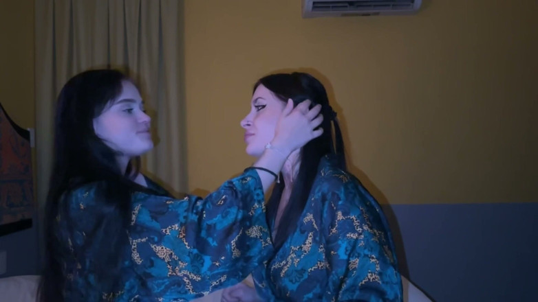 LuchCrush: Hot Compilation of Kisses and Orgasms of Two Sexy Lesbians