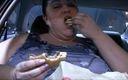 BBW Pleasures: SSBBW食べるで車POV