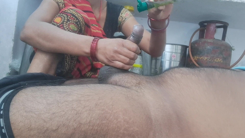 Rakesh: Bà nội trợ Ấn Độ Rani Bhabhi làm tình