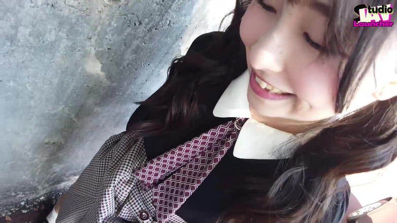 Studio JAV Launcher: Office Heat-a Recruit-stil Muse își amestecă vocea dulce cu o băutură în...
