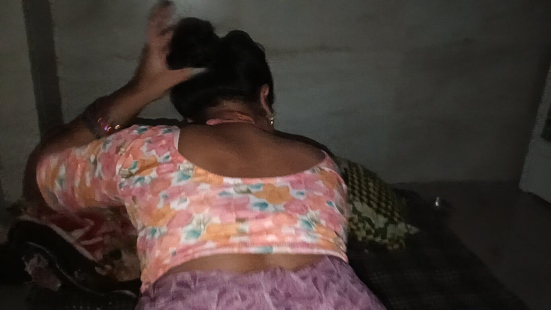 The_Secret_Couple: Kaam Bali Ko Bilik Lakar Andhere Me Chood Diya gaya...
