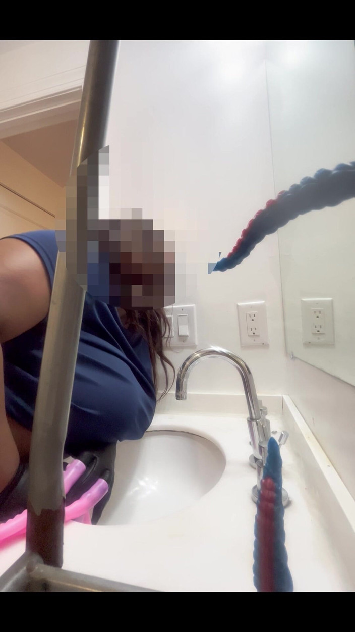 Anye Meshell: Vengo scopata lentamente da degli alieni!