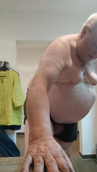Karlchengeil: Večerní bičování