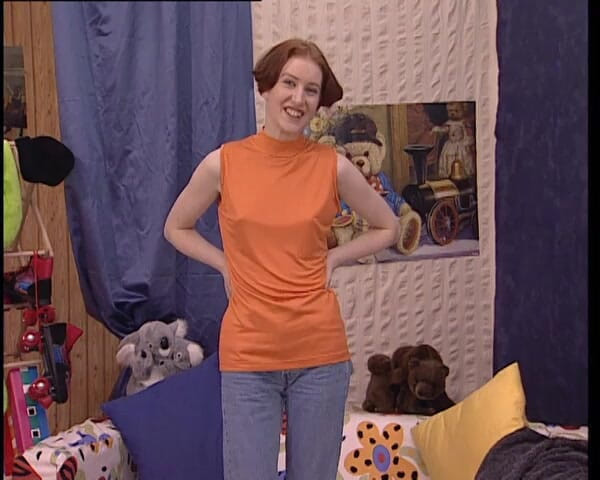 YOUR FIRST PORN: Sonja Spielt Mit Ihre Fotze - Sonja bermain dengan pepeknya