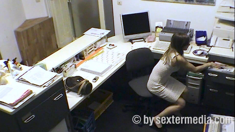 Klink by sextermedia: Секретарь любит офисный секс