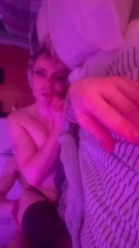 Kalitgirl allevata dal fratellastro