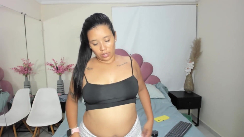 Leona AndJazzlin: Min Vagina Blir Våt När Jag Är Med En Annan Tjej...