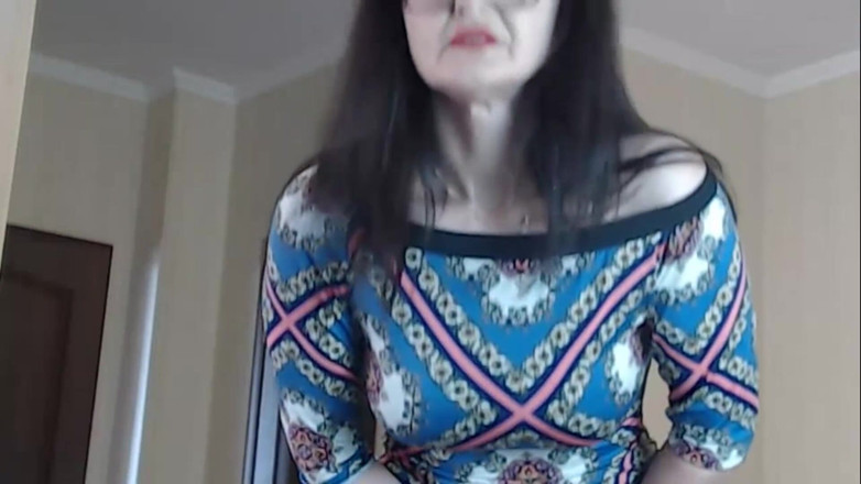 Hot Wife Nikole: Olhe pelas costas da sua madrasta.