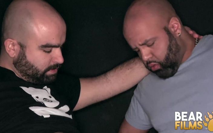 Bear Films: Bearfilms le Rhinocéros et Brooklyn Bear se font baiser sans...