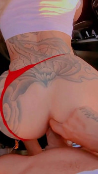 Wow, ich liebe anal in der Öffentlichkeit!