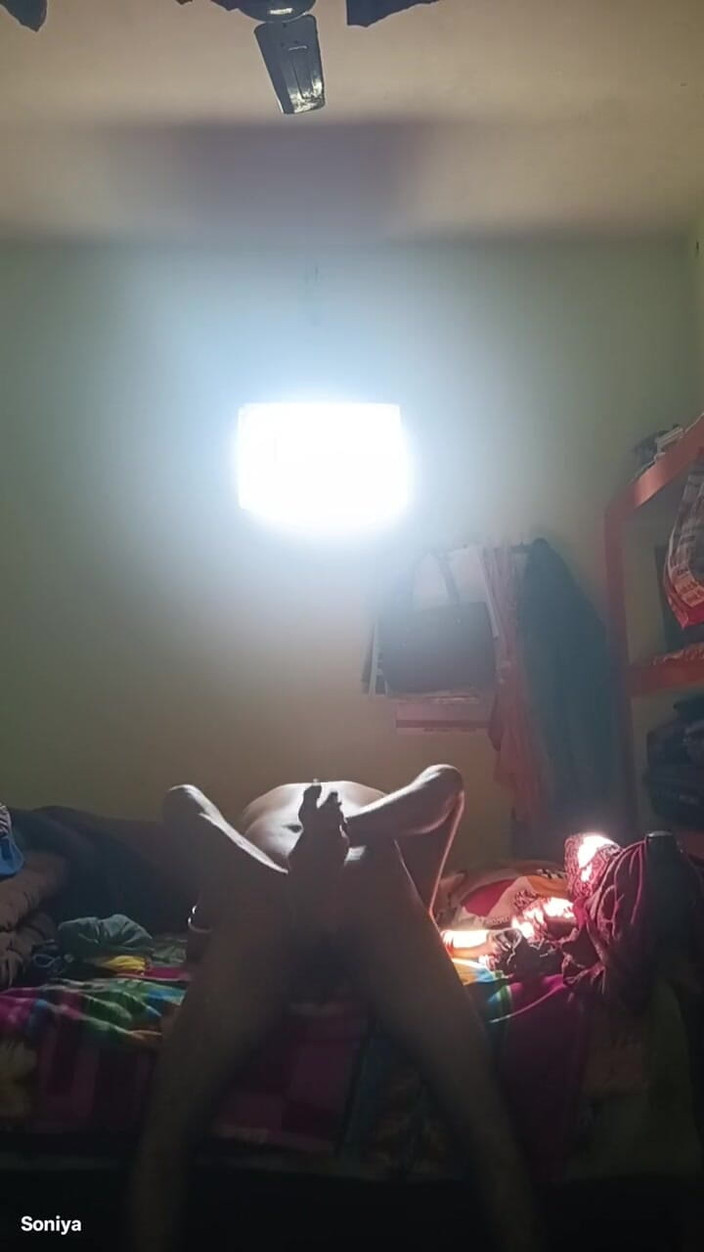 pooja99999: デシ・ソニヤが妊娠しているバービーは、私が結婚しているのです。