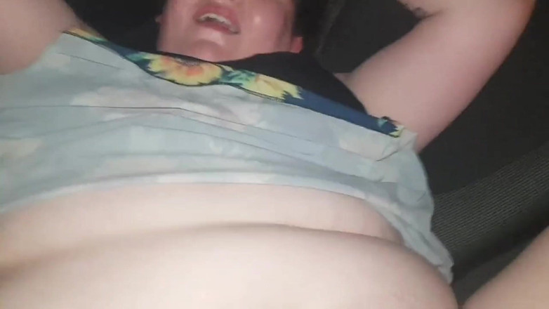 Real homemade BBW BBC porn: Youngenglishbbw lagi asik nyepong kontol di luar ruangan sambil dijilat...