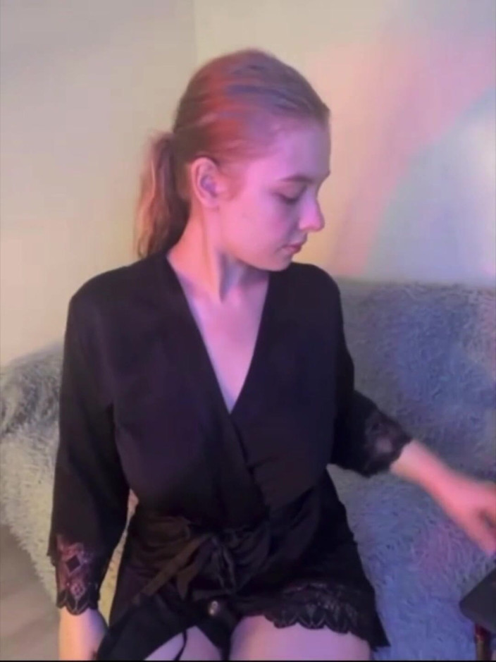 JuiceLussie: Seksi yağ gösterisi ve sakso büyük dildo