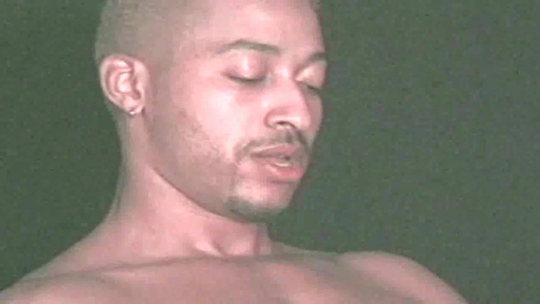 Young straight boy masturbation: Chico heterosexual auto chupa en el deporte 2