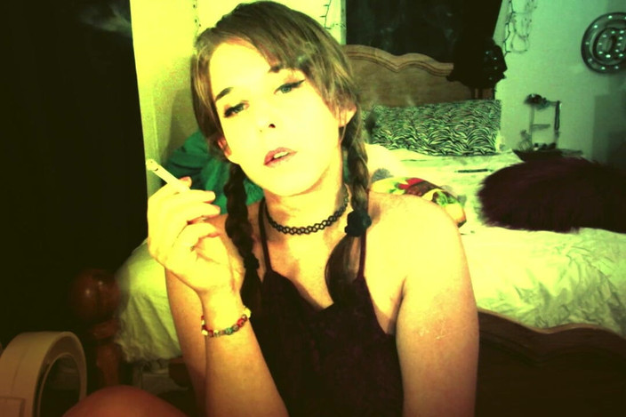 Alli Anderson: Smoking and Chilling