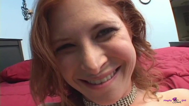 Naughty Black Girls: Selepas kongkek antara kaum yang baik mengongkek MILF berambut merah...