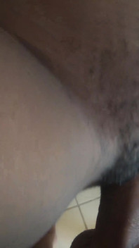 흑누나 털이 무성한 보지에서 흘러나오는 내 정액이 섹스를 구걸하는 걸 지켜봐