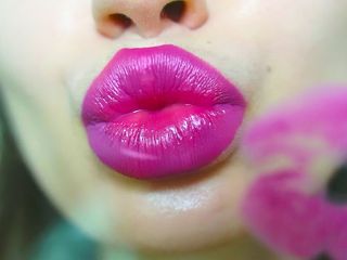 Rarible Diamond: Shiny plump purple kiss