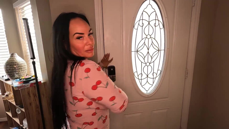 Iluv Shauna: L'amico di mio figlio ha un feticcio MILF