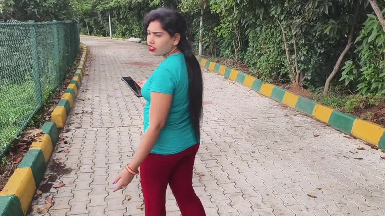 Sona bhabhi: Odia Desi Wife Enjoy with Her Boyfriend in Park