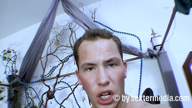 Sextermedia by Pete: Zralá hospodyňka je šukána cizím penisem