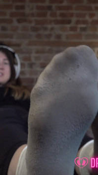 Elodie's Sweaty Feet Show - Dreamgirls in Socks