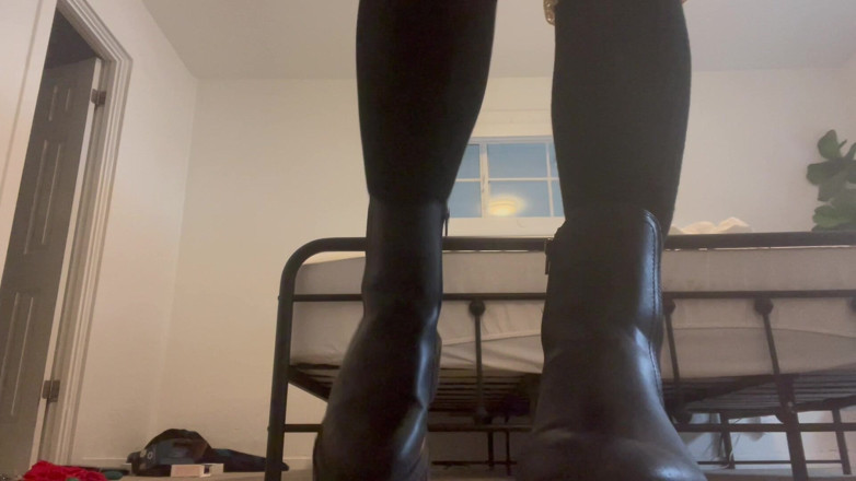Wookie Princess: Lick My Boots