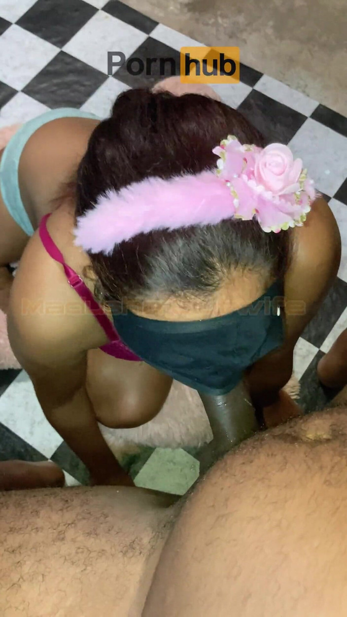 Tiyana: Esposa puta traindo dá boquete na garganta profunda do chefe...