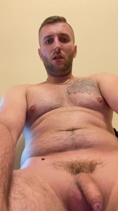 穿着他的白色性感丁字裤