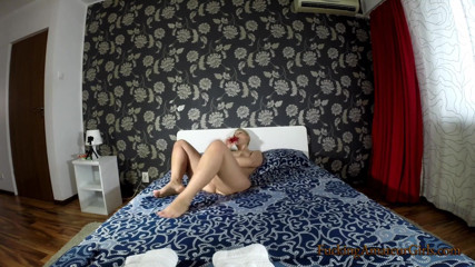 Fucking Amateur Girls: Gruba dupa blondynka masturbowała się dildem