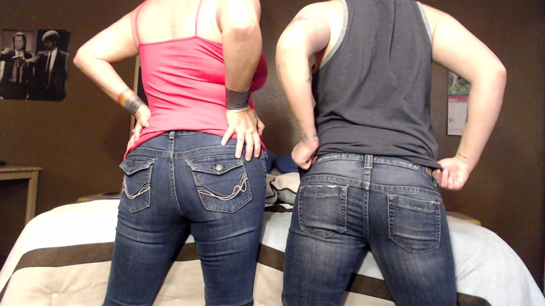 Abby Anna: 2 sexy skinny jean lovers fart all over