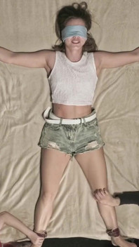 Leyas kitzlige abenteuer, fußkitzeln, oberkörper kitzeln und fußlecken