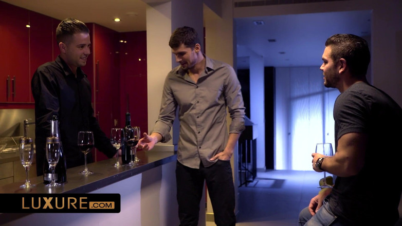 Luxure: Julie Skyhigh e 3 homens