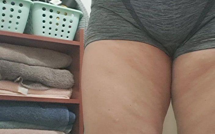 Mommy big hairy pussy: Mattina calda, mamma in grandi mutandine