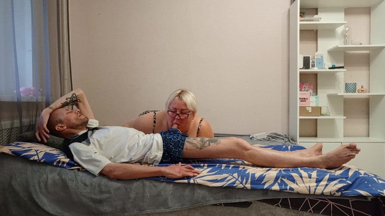 Zona901: Xuất tinh từ thổi kèn đến mẹ kế trong miệng