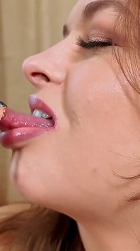 Gentle Giantess Girlfriend Kissing - Sydney Screams Passionately Kisses Tiny BF with Glossy Lips and Long Tongue