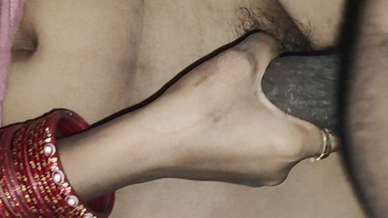 AlianahuSky: Девушка дези трахает трахающую киску индийскую девушку